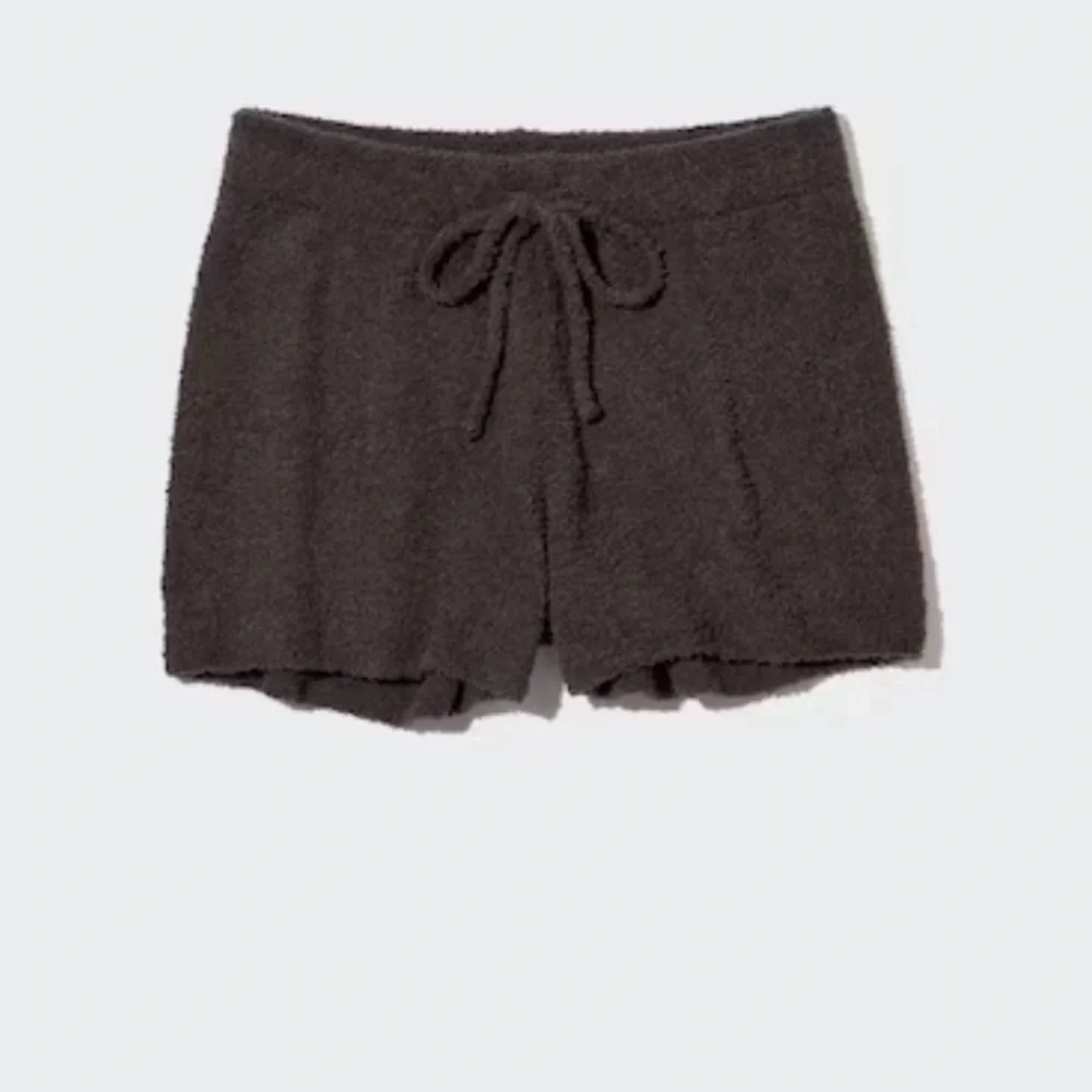 UNIQLO Size S Soft Fluffy Shorts in Dark Brown